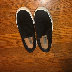 Steve Madden Gills Black Suede